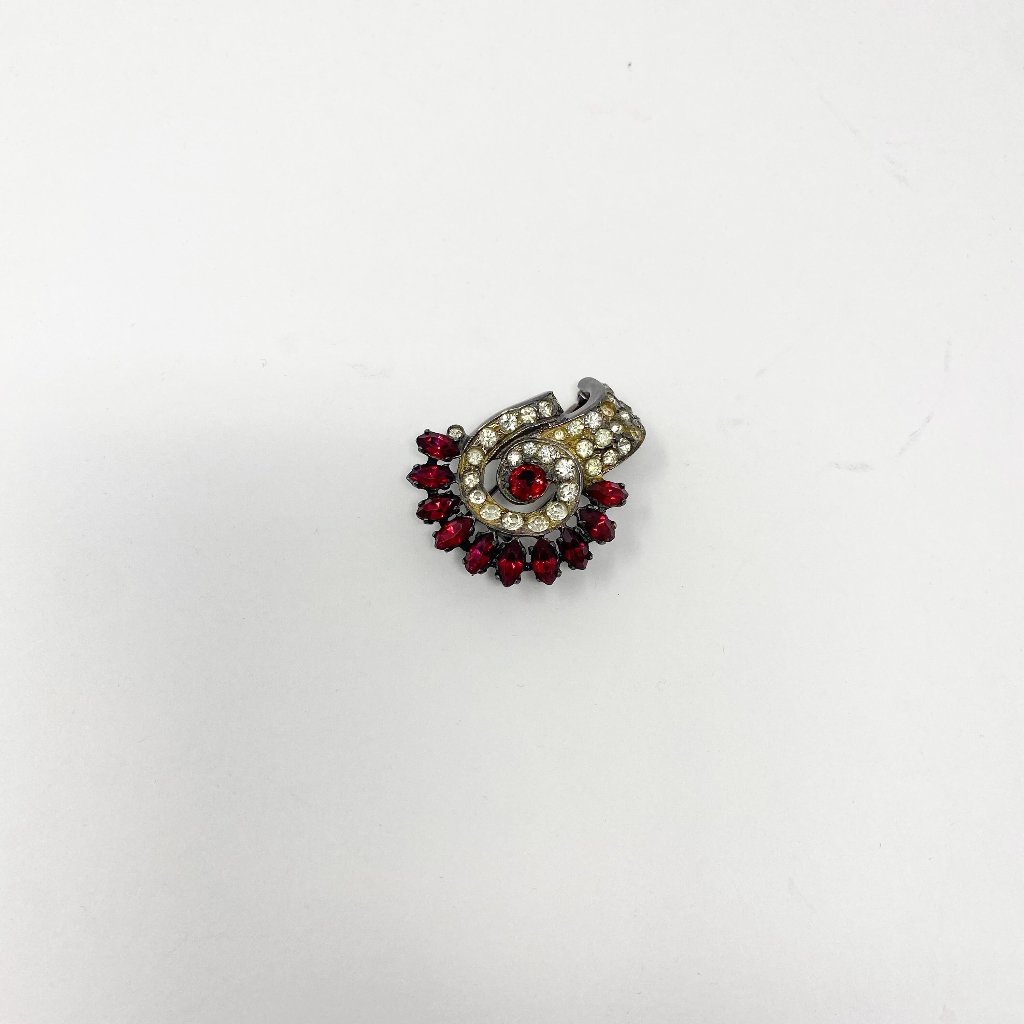 481 Vintage Eisenberg Original Red Brooch / Fur Clip